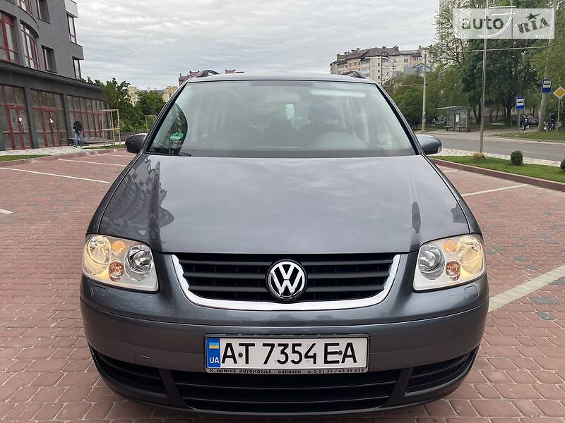 Універсал Volkswagen Touran 2006 в Івано-Франківську