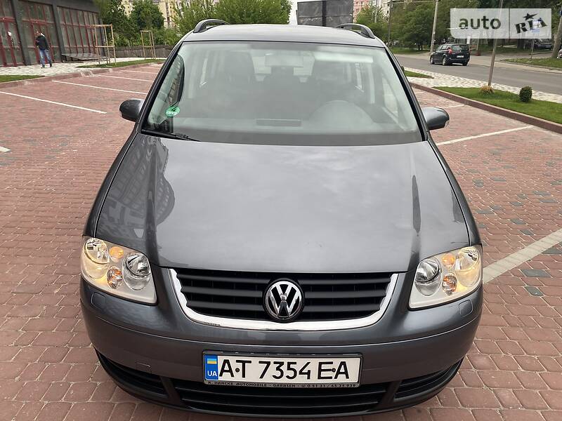 Універсал Volkswagen Touran 2006 в Івано-Франківську