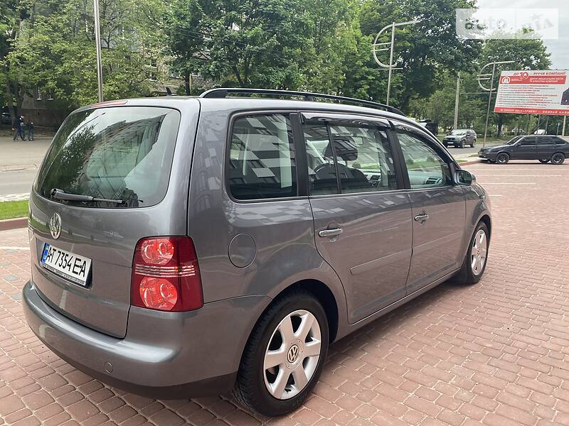 Універсал Volkswagen Touran 2006 в Івано-Франківську