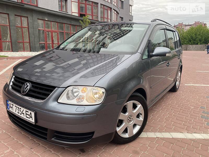 Універсал Volkswagen Touran 2006 в Івано-Франківську