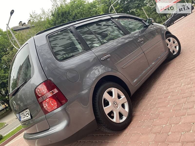 Універсал Volkswagen Touran 2006 в Івано-Франківську