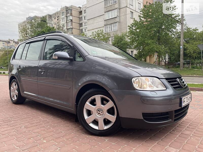 Універсал Volkswagen Touran 2006 в Івано-Франківську