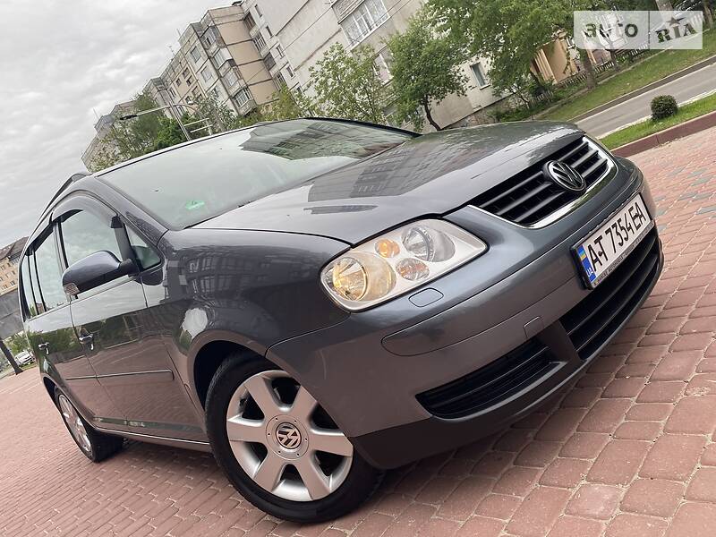 Універсал Volkswagen Touran 2006 в Івано-Франківську