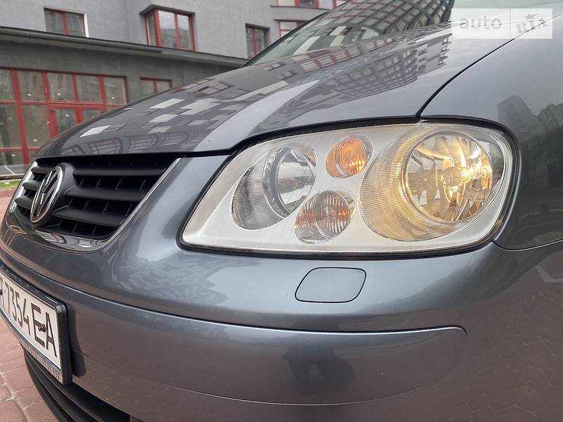 Універсал Volkswagen Touran 2006 в Івано-Франківську