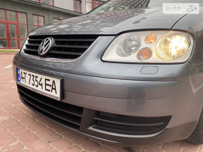 Універсал Volkswagen Touran 2006 в Івано-Франківську