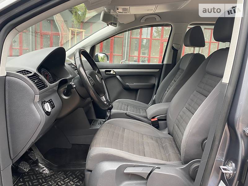 Універсал Volkswagen Touran 2006 в Івано-Франківську
