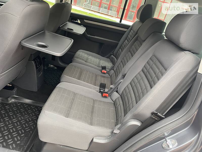Універсал Volkswagen Touran 2006 в Івано-Франківську