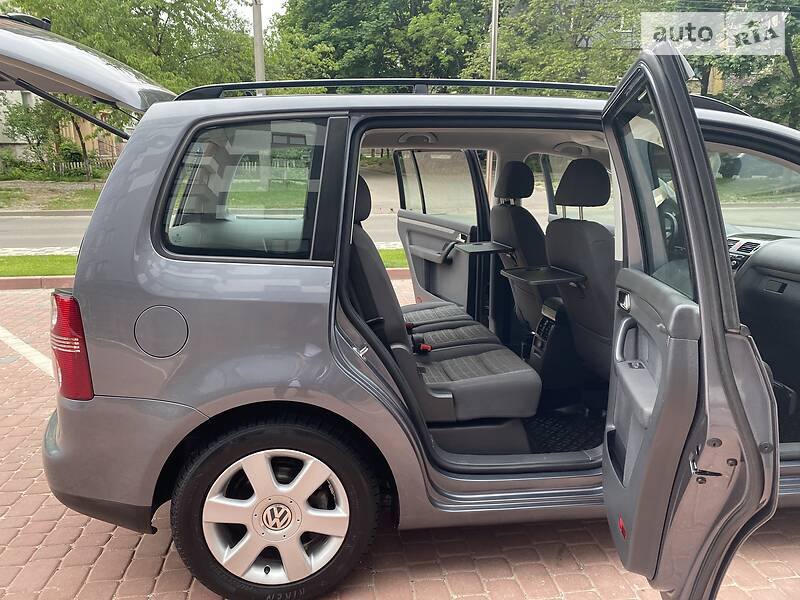 Універсал Volkswagen Touran 2006 в Івано-Франківську