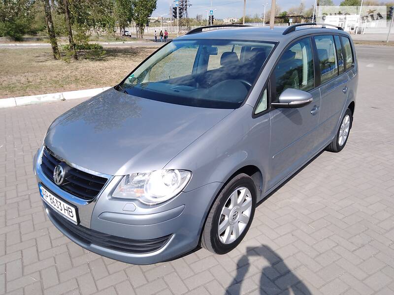 Мінівен Volkswagen Touran 2009 в Запоріжжі