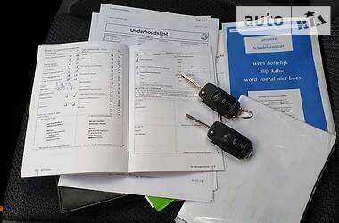 Мінівен Volkswagen Touran 2011 в 