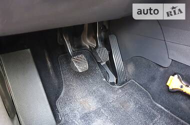 Мінівен Volkswagen Touran 2011 в 