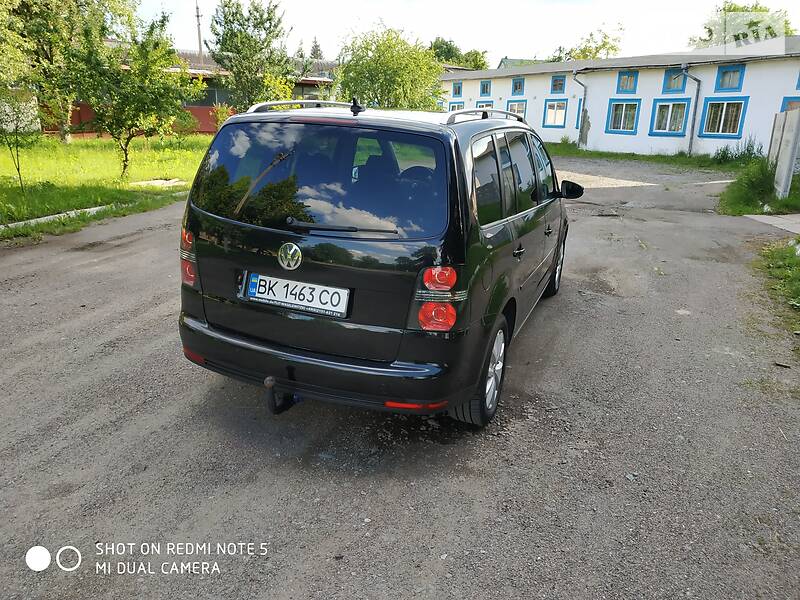 Універсал Volkswagen Touran 2009 в Дубні