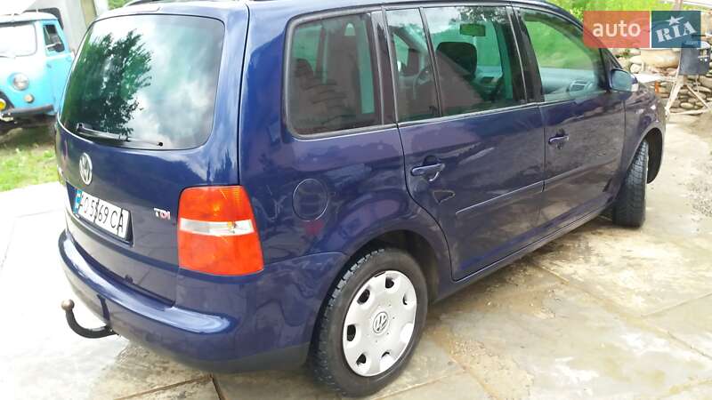 Минивэн Volkswagen Touran 2003 в Тячеве