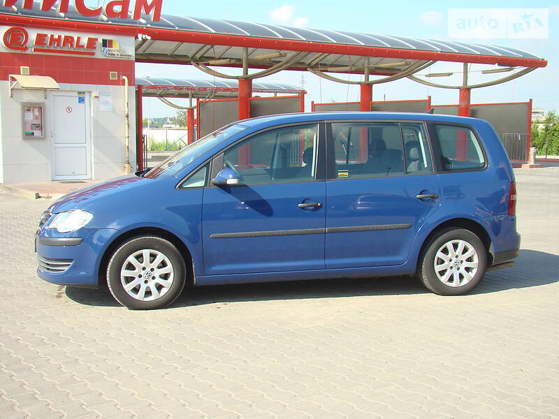 Мінівен Volkswagen Touran 2007 в Луцьку