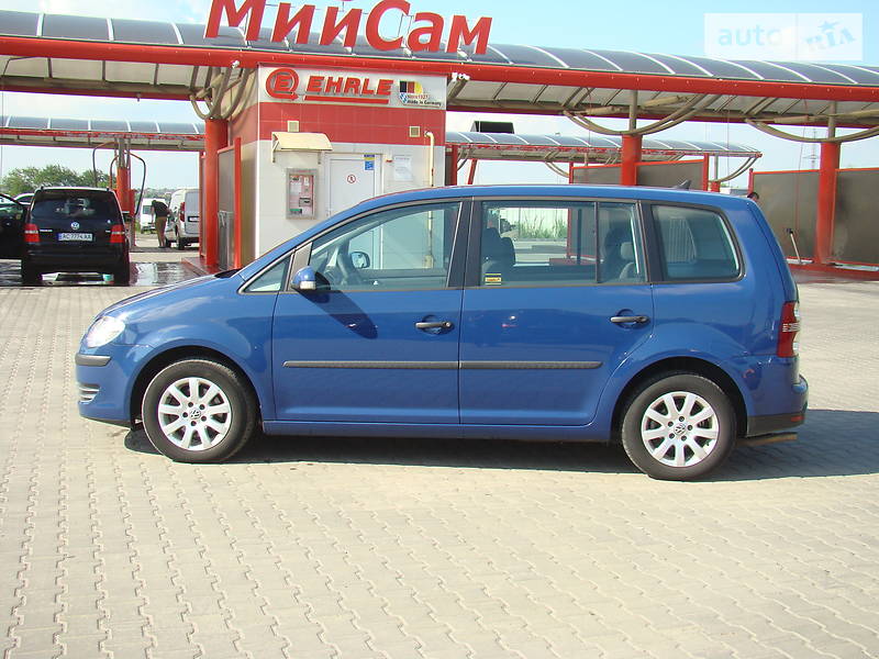 Мінівен Volkswagen Touran 2007 в Луцьку