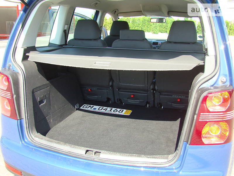 Мінівен Volkswagen Touran 2007 в Луцьку