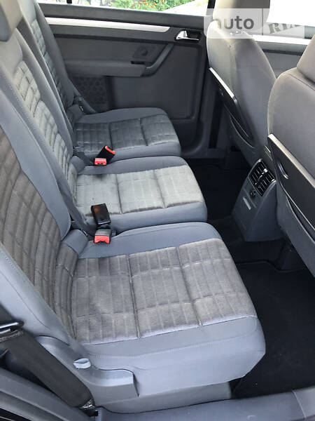 Мінівен Volkswagen Touran 2006 в Хмельницькому