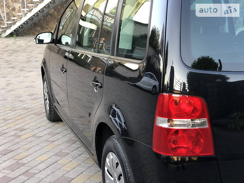 Мінівен Volkswagen Touran 2006 в Хмельницькому