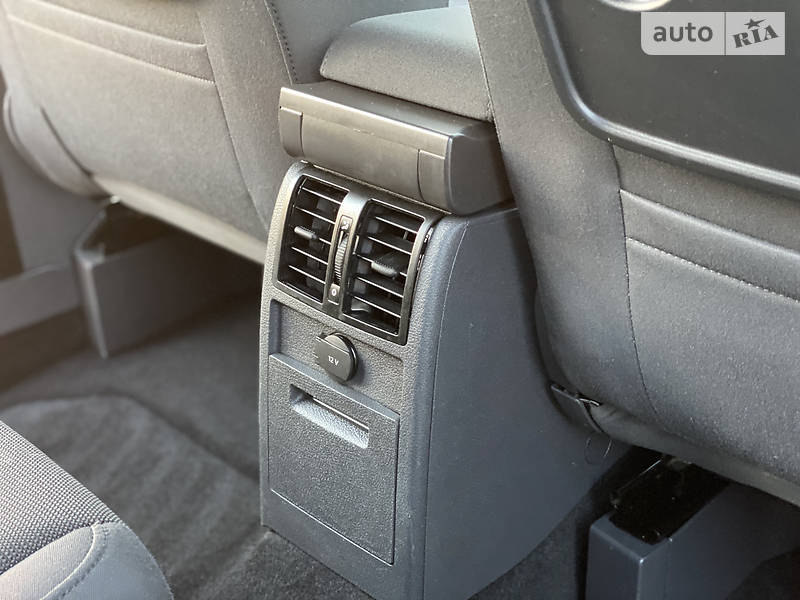 Мінівен Volkswagen Touran 2008 в Рівному