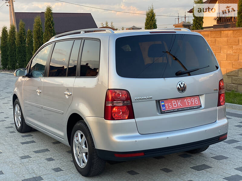 Мінівен Volkswagen Touran 2008 в Рівному