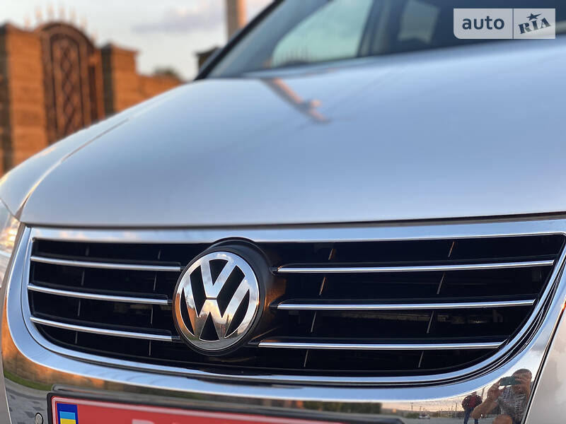 Мінівен Volkswagen Touran 2008 в Рівному