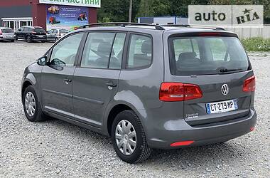 Мінівен Volkswagen Touran 2013 в 