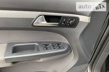 Мінівен Volkswagen Touran 2013 в 