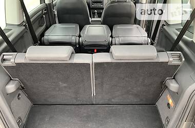 Мінівен Volkswagen Touran 2013 в 
