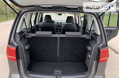 Мінівен Volkswagen Touran 2013 в 