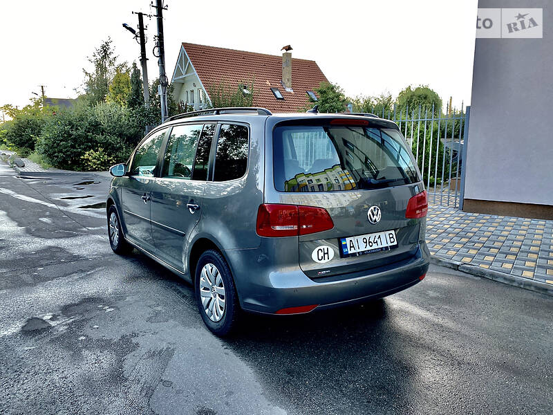 Мінівен Volkswagen Touran 2013 в Києві