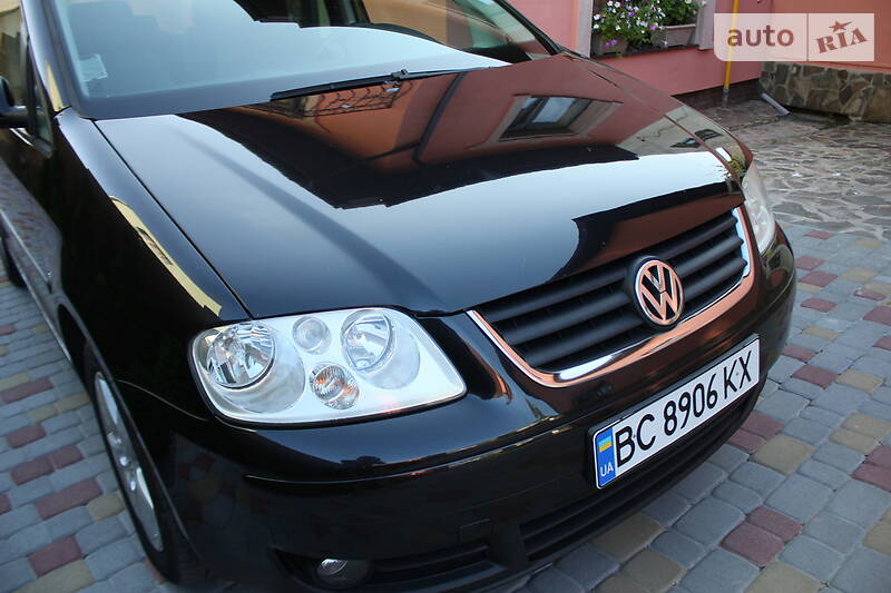 Універсал Volkswagen Touran 2005 в Львові