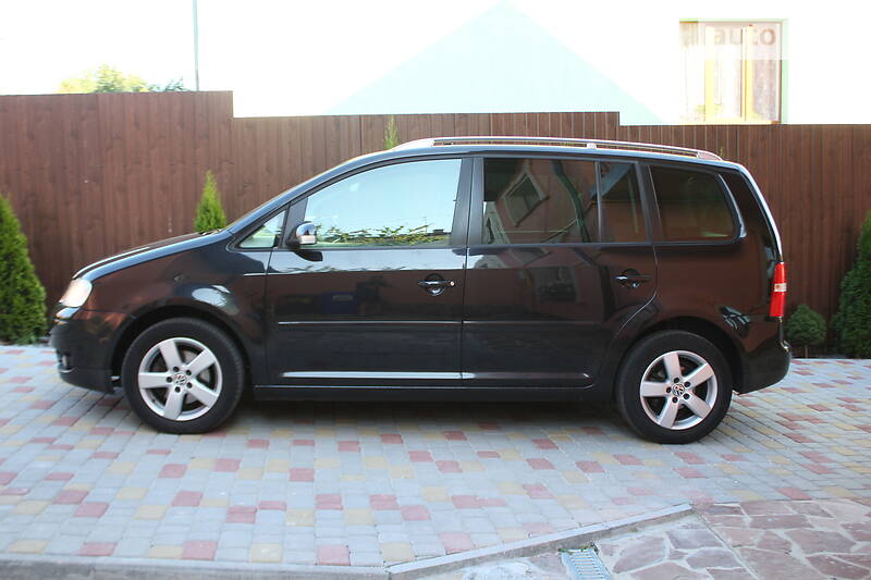 Універсал Volkswagen Touran 2005 в Львові