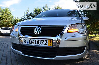 Минивэн Volkswagen Touran 2009 в Дрогобыче