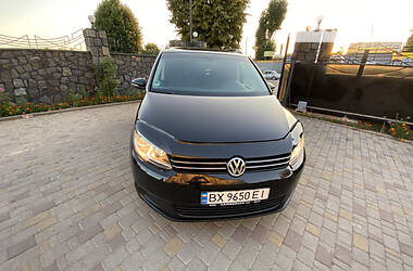 Мінівен Volkswagen Touran 2011 в 