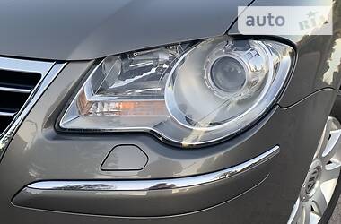 Мінівен Volkswagen Touran 2010 в 