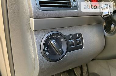 Мінівен Volkswagen Touran 2010 в 