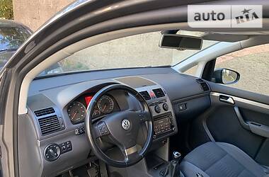 Мінівен Volkswagen Touran 2010 в 