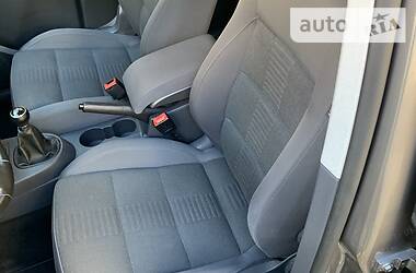 Мінівен Volkswagen Touran 2010 в 