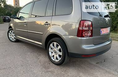 Мінівен Volkswagen Touran 2010 в 