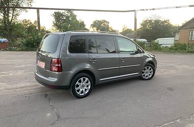 Мінівен Volkswagen Touran 2010 в 