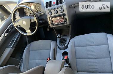 Мінівен Volkswagen Touran 2010 в 