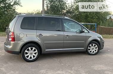 Мінівен Volkswagen Touran 2010 в 