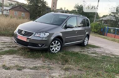 Мінівен Volkswagen Touran 2010 в 