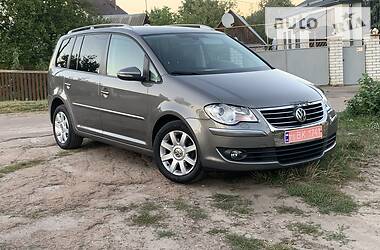 Мінівен Volkswagen Touran 2010 в 