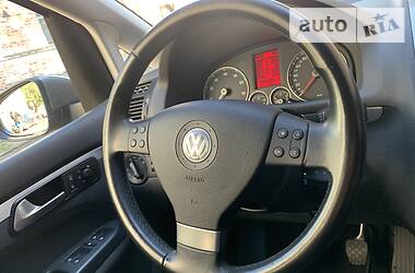 Мінівен Volkswagen Touran 2010 в 