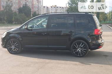 Мінівен Volkswagen Touran 2011 в 