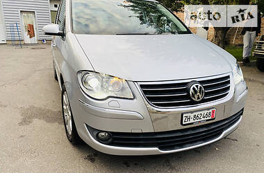 Универсал Volkswagen Touran 2007 в Чернигове