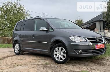 Минивэн Volkswagen Touran 2008 в Житомире