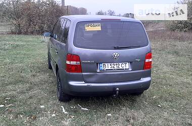 Минивэн Volkswagen Touran 2004 в Чутове