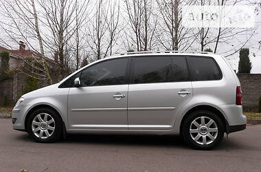 Минивэн Volkswagen Touran 2007 в Ровно